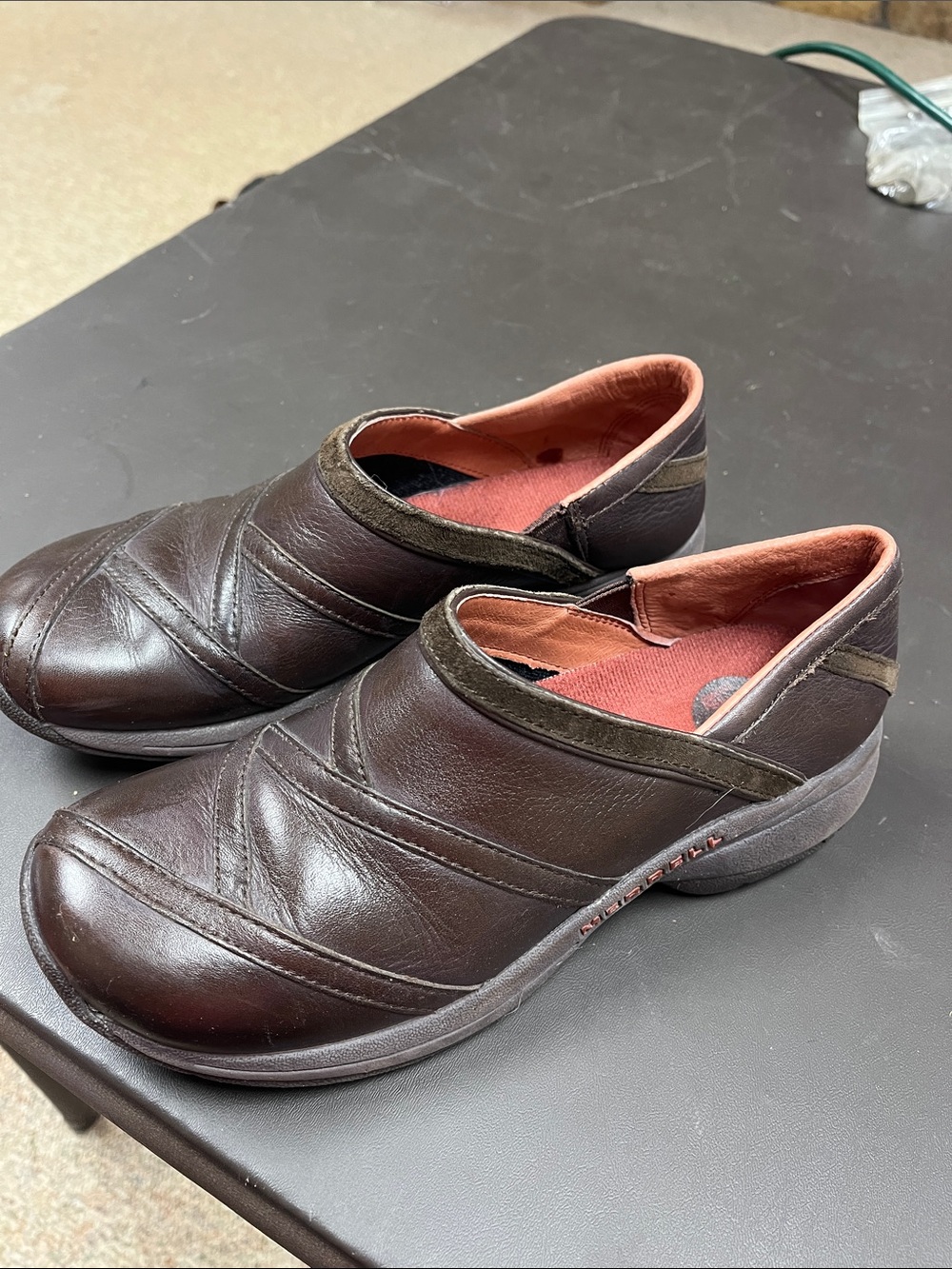 Merrell Women's Brown Leather Slip-On Clogs with Coral Lining Sz. 7.5